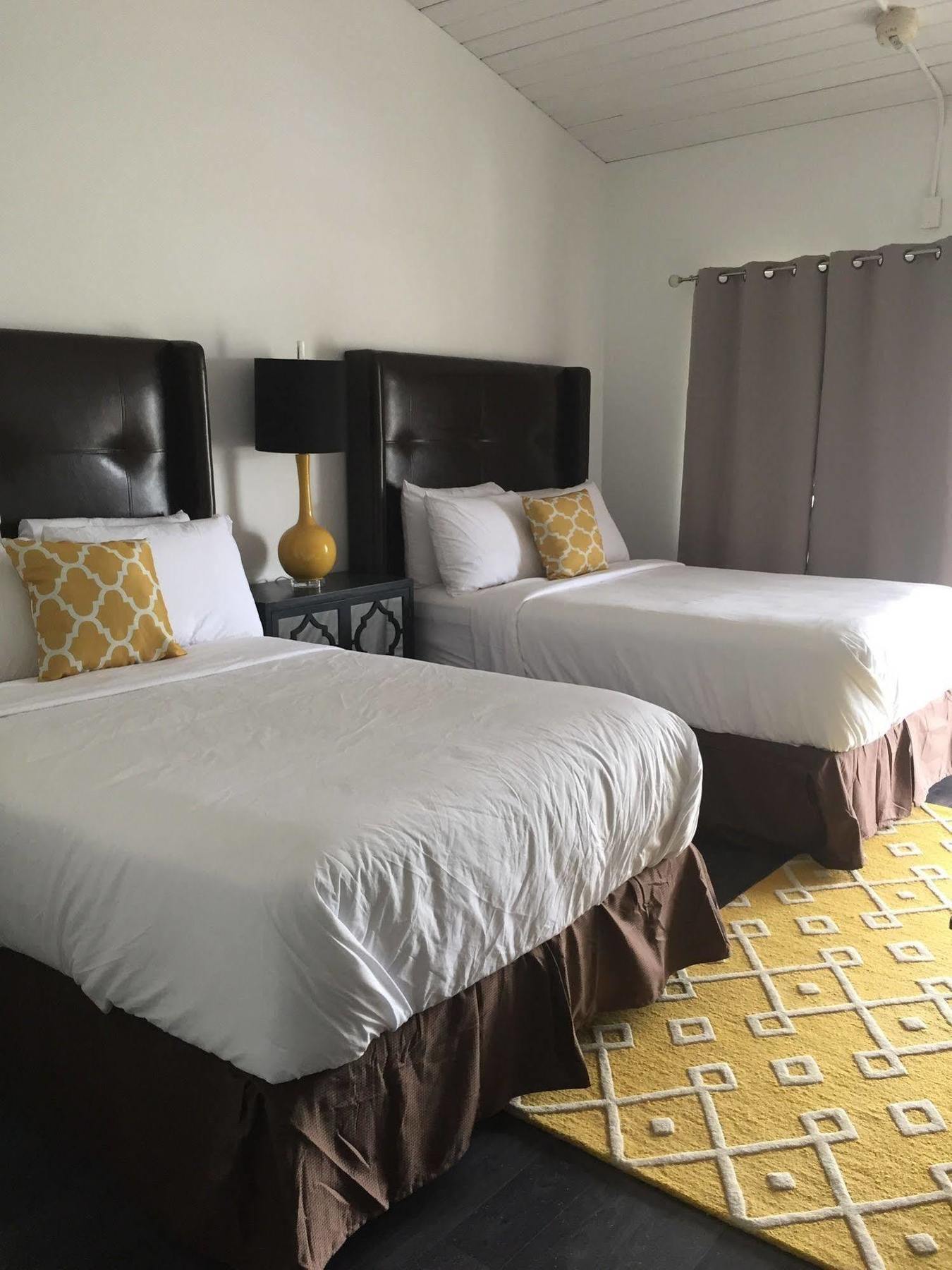 Hotel Carriage House Hamden Esterno foto